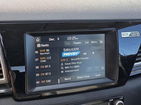 Certified 2017 Kia Niro EX image 18