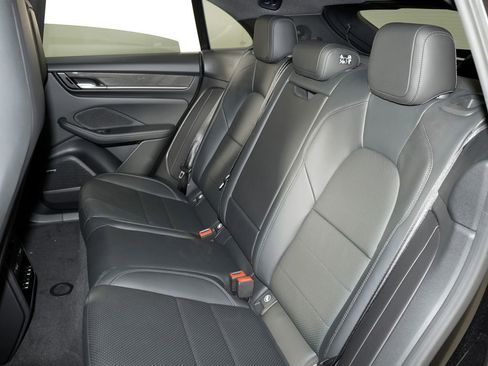 New 2026 Porsche Macan 4 Electric AWD/4WD image 33