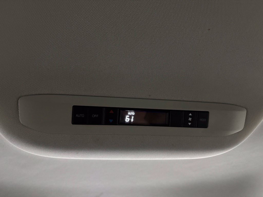 Used 2026 Toyota Sienna LE FWD image 53