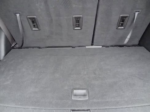 Used 2023 Chevrolet Traverse LT image 10