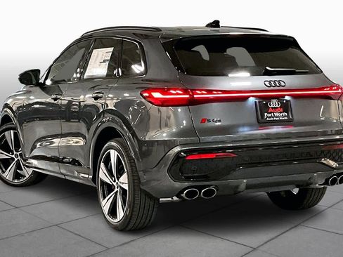 New 2025 Audi SQ5 Prestige image 12