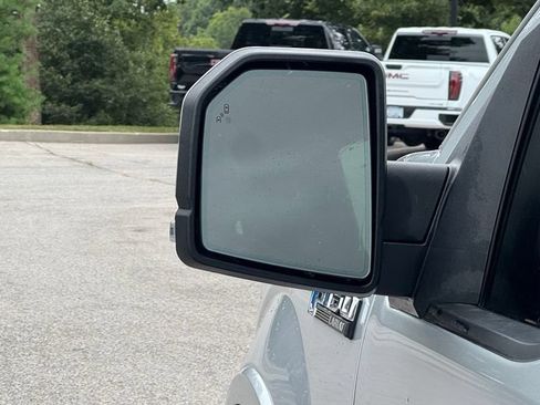 Used 2019 Ford F150 Lariat w/ Equipment Group 502A Luxury AWD/4WD image 19