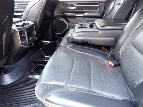 Used 2019 RAM 1500 Laramie AWD/4WD image 9