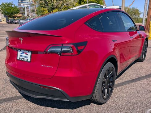 Used 2023 Tesla Model Y Long Range AWD/4WD image 5