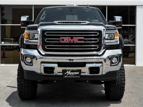 Used 2019 GMC Sierra 2500 SLT w/ Duramax Plus Package AWD/4WD image 5