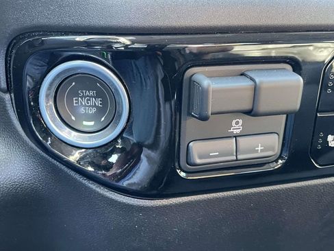 Used 2025 Chevrolet Silverado 1500 LT image 22