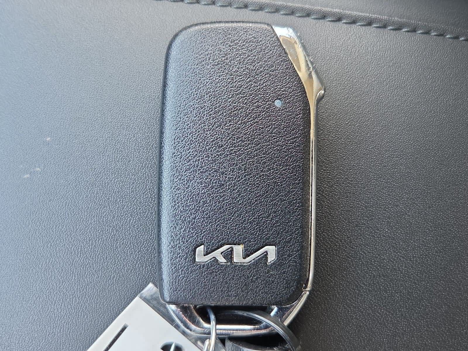 Certified 2023 Kia Niro EX FWD image 33
