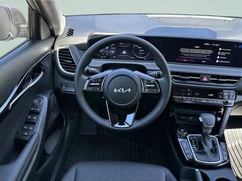 New 2026 Kia Seltos EX FWD image 11