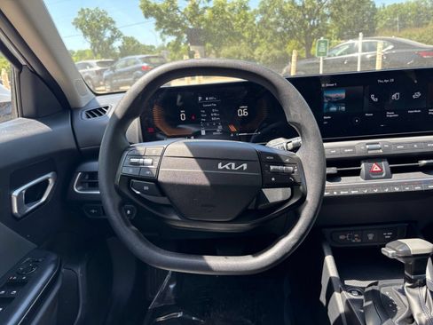 Used 2025 Kia K4 FWD image 33
