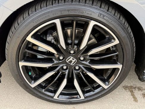 Used 2023 Honda Accord Touring image 11