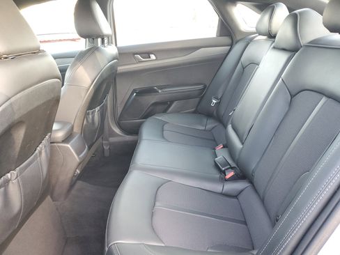 Used 2023 Kia K5 GT-Line image 11