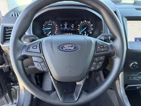 Used 2020 Ford Edge SE image 13