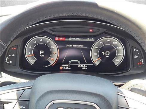 Used 2019 Audi Q8 Premium w/ Convenience Package AWD/4WD image 12
