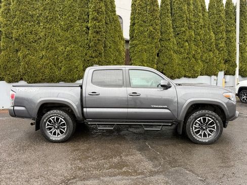 Certified 2022 Toyota Tacoma TRD Sport image 13