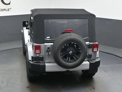 Used 2013 Jeep Wrangler Sahara w/ Dual Top Group AWD/4WD image 52