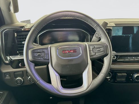 Used 2025 GMC Sierra 1500 SLT image 17