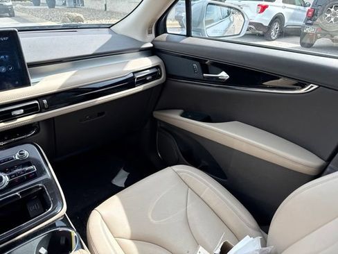 Certified 2023 Lincoln Nautilus AWD w/ Premium Package image 20