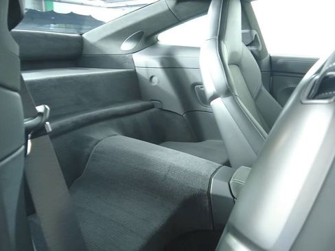 Used 2023 Porsche 911 Dakar image 8