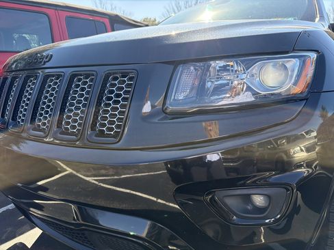 Used 2014 Jeep Grand Cherokee Altitude image 4