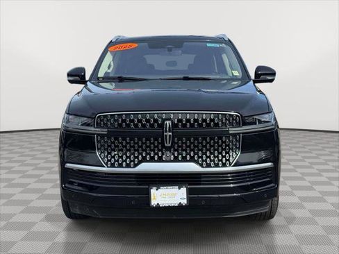 Used 2025 Lincoln Navigator L Reserve image 2