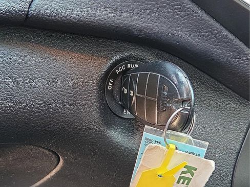 Used 2019 Jeep Cherokee Latitude w/ Popular Appearance Group image 20