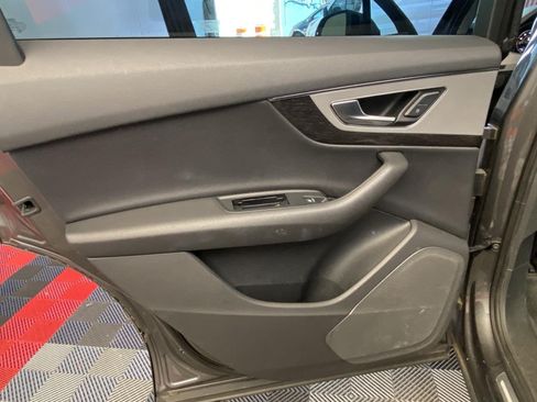 Used 2019 Audi Q7 2.0T Premium w/ Cold Weather Package AWD/4WD image 18