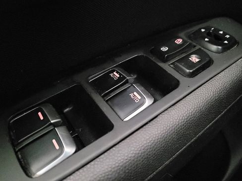 Used 2019 Kia Soul + image 27