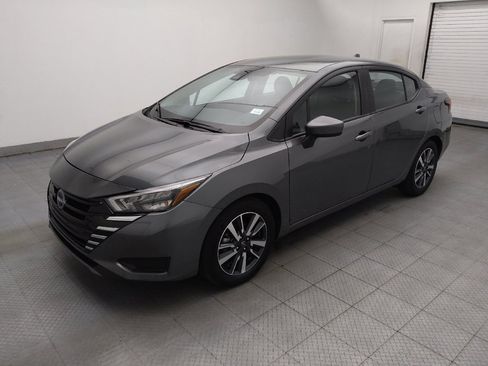 Used 2025 Nissan Versa SV FWD image 2