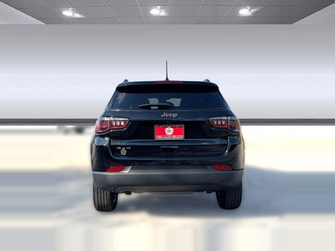 New 2026 Jeep Compass Latitude image 10