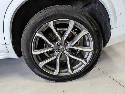 Used 2017 Volvo XC90 T6 Momentum w/ Vision Package image 14