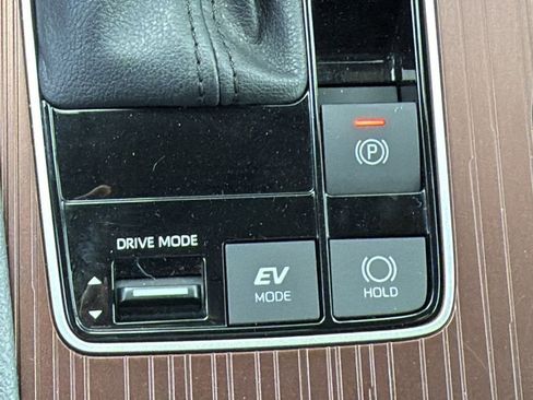 Used 2024 Toyota Sienna XLE image 23