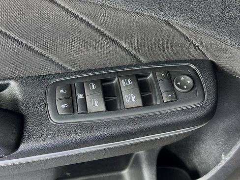 Used 2016 Dodge Charger SXT RWD image 21