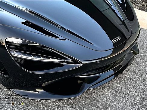 Used 2026 McLaren 750S Spider RWD image 24