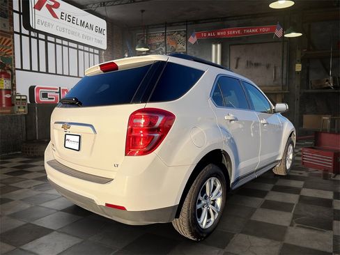 Used 2017 Chevrolet Equinox LT w/ Convenience Package image 3