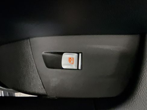 Used 2023 BMW X3 sDrive30i w/ M Sport Package image 27