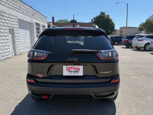 Used 2019 Jeep Cherokee Trailhawk w/ Comfort/Convenience Group AWD/4WD image 6