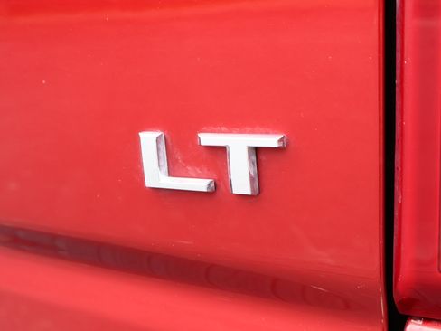 Used 2023 Chevrolet Silverado 1500 LT AWD/4WD image 24