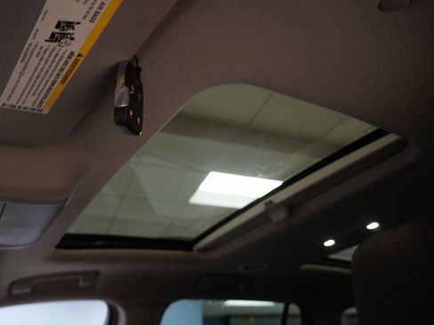 Used 2018 GMC Acadia SLE w/ Driver Alert Package I image 4