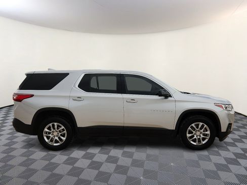 Used 2020 Chevrolet Traverse LS image 5
