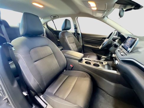 Used 2025 Nissan Altima 2.5 S FWD image 25