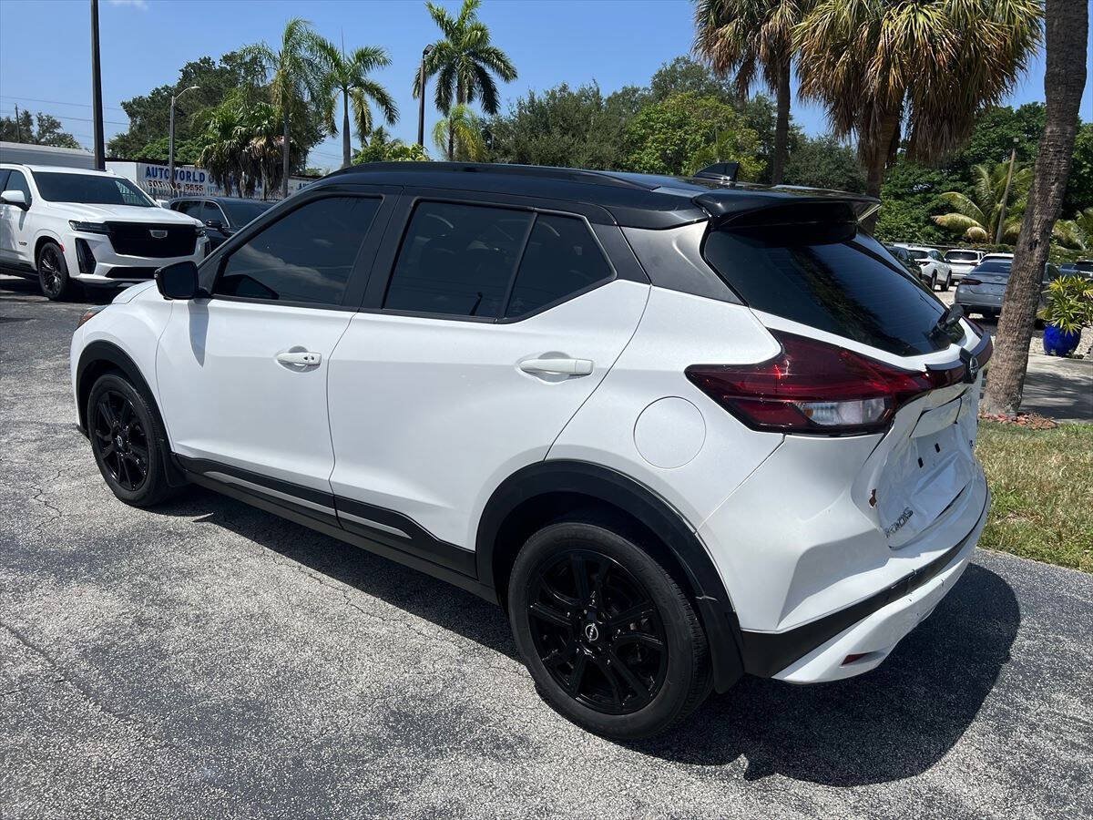 Used 2023 Nissan Kicks SR FWD image 7