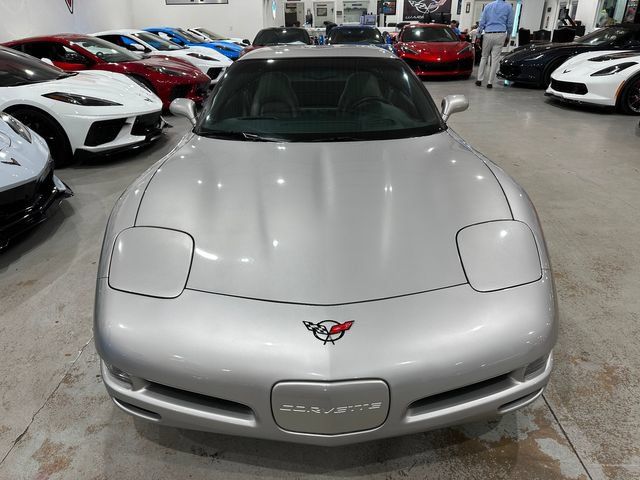 Used 2004 Chevrolet Corvette Coupe w/ Preferred Equipment Group RWD image 19