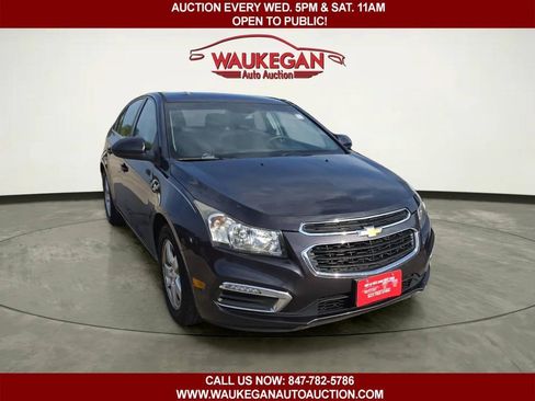 Used 2016 Chevrolet Cruze LT FWD image 3