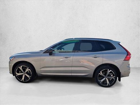 Used 2022 Volvo XC60 B5 R-Design w/ Advanced Package image 8