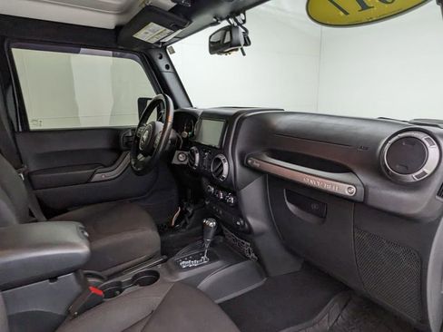 Used 2017 Jeep Wrangler Unlimited Sport image 35