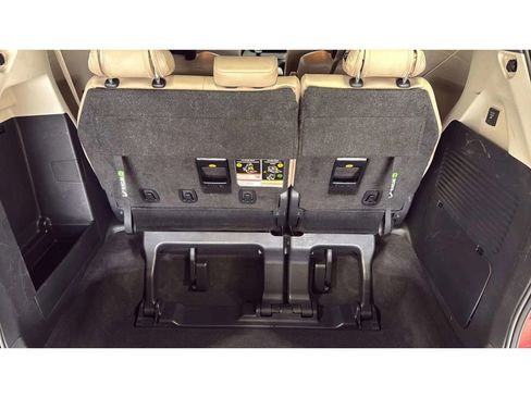 Used 2023 Toyota Sienna Limited AWD/4WD image 7