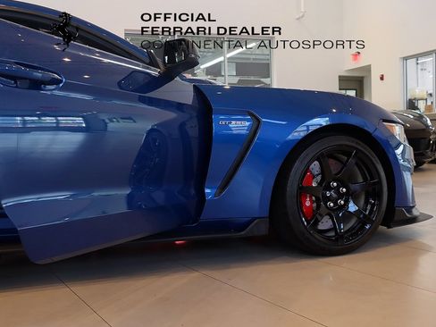 Used 2017 Ford Mustang Shelby GT350R w/ GT350R Equipment Group 920A image 22