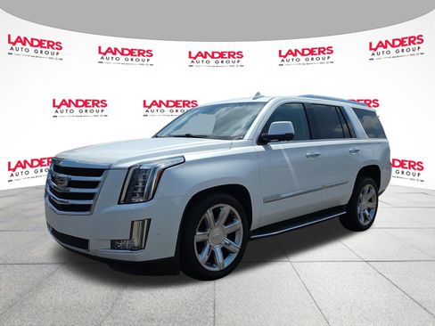 Used 2020 Cadillac Escalade Luxury RWD image 7