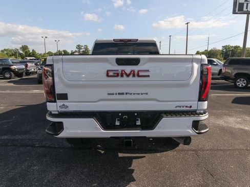 Used 2024 GMC Sierra 2500 AT4 w/ Technology Package AWD/4WD image 8