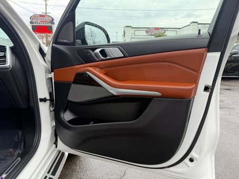 Used 2021 BMW X7 xDrive40i w/ M Sport Package image 28